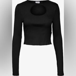 Noisy May Drakey Black Ribbed Long-Sleeve Crop Top with Keyhole NWT size small